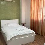 Comfort 2br With Lush Living Tirana