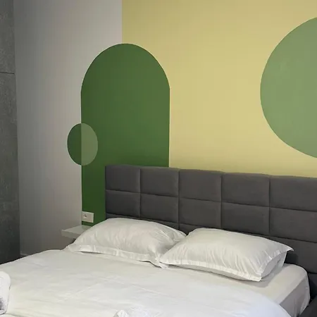 Comfort 2br With Lush Living Daire