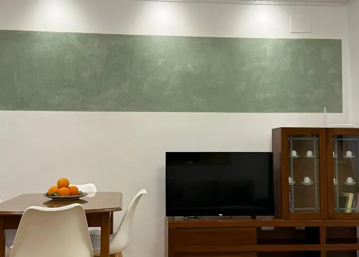 Comfort 2br With Lush Living