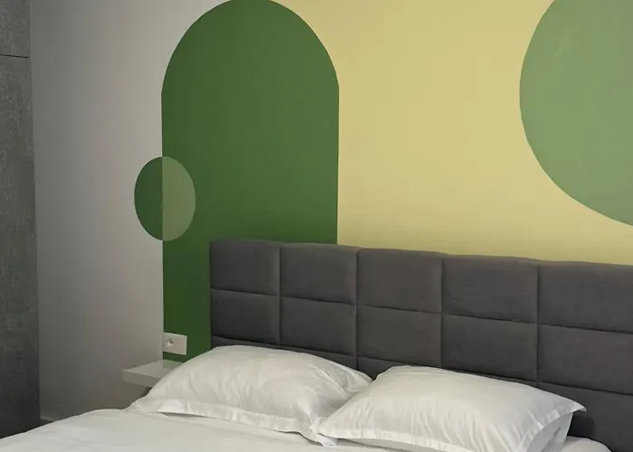 Comfort 2br With Lush Living Lägenhet