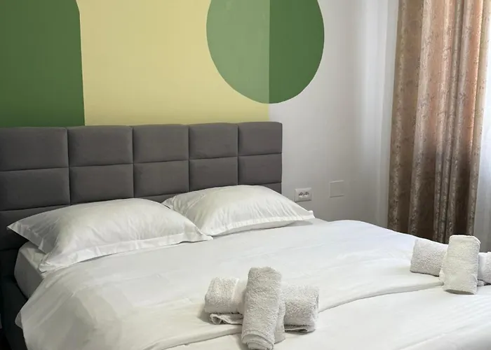 Comfort 2br With Lush Living Lejlighed *